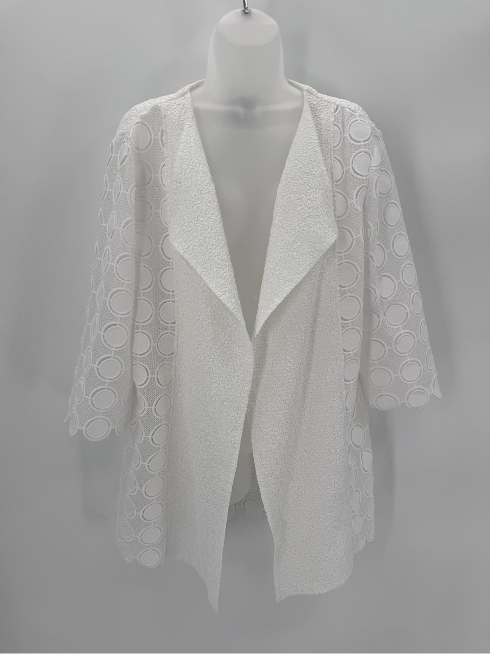 Chico's Travelers Jacket Top Womens M 8 1 White Circle Lace Textured Cardigan